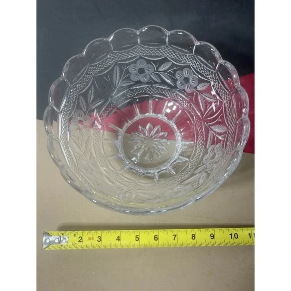 Crystal Etched Floral Scalloped Serving Dish - Picture 2 of 2
